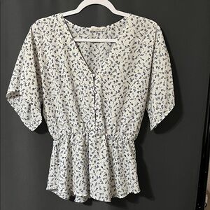 Sienna Sky Floral V-Neck Women's Top size M